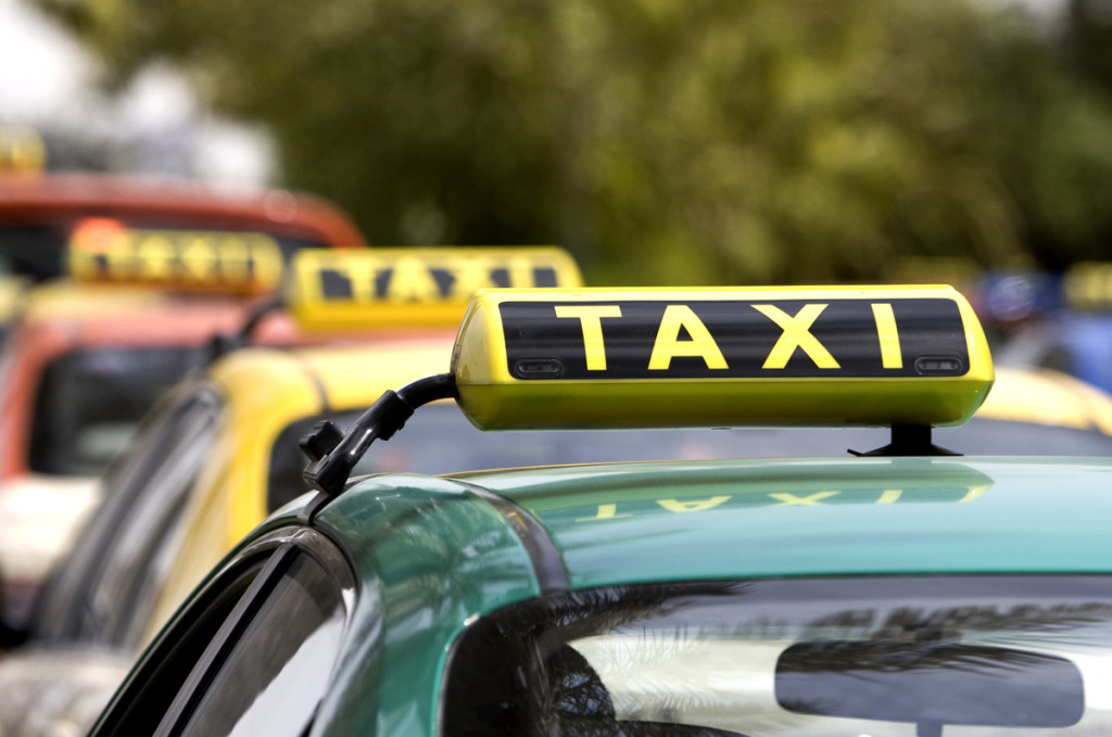 сколько стоит проезд на Яндекс такси в Москве